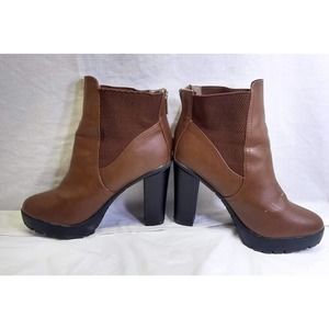 Breckelle's Women's Size 8.5 Hanna Boots Brown Chelsea Ankle Height